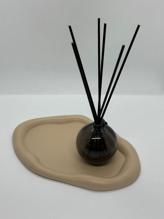 Netaisyklingos ovalo formos padėklas