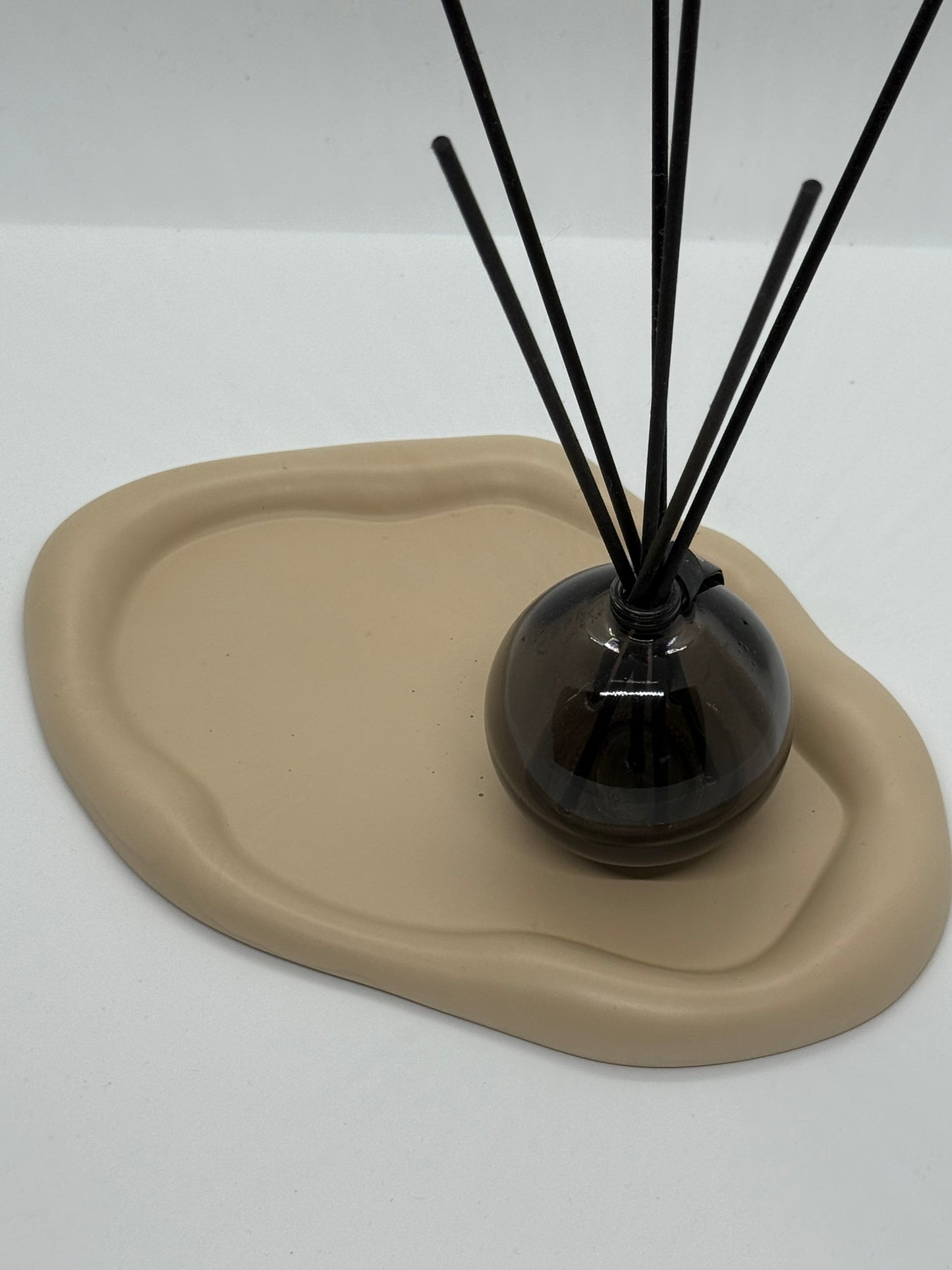 Netaisyklingos ovalo formos padėklas