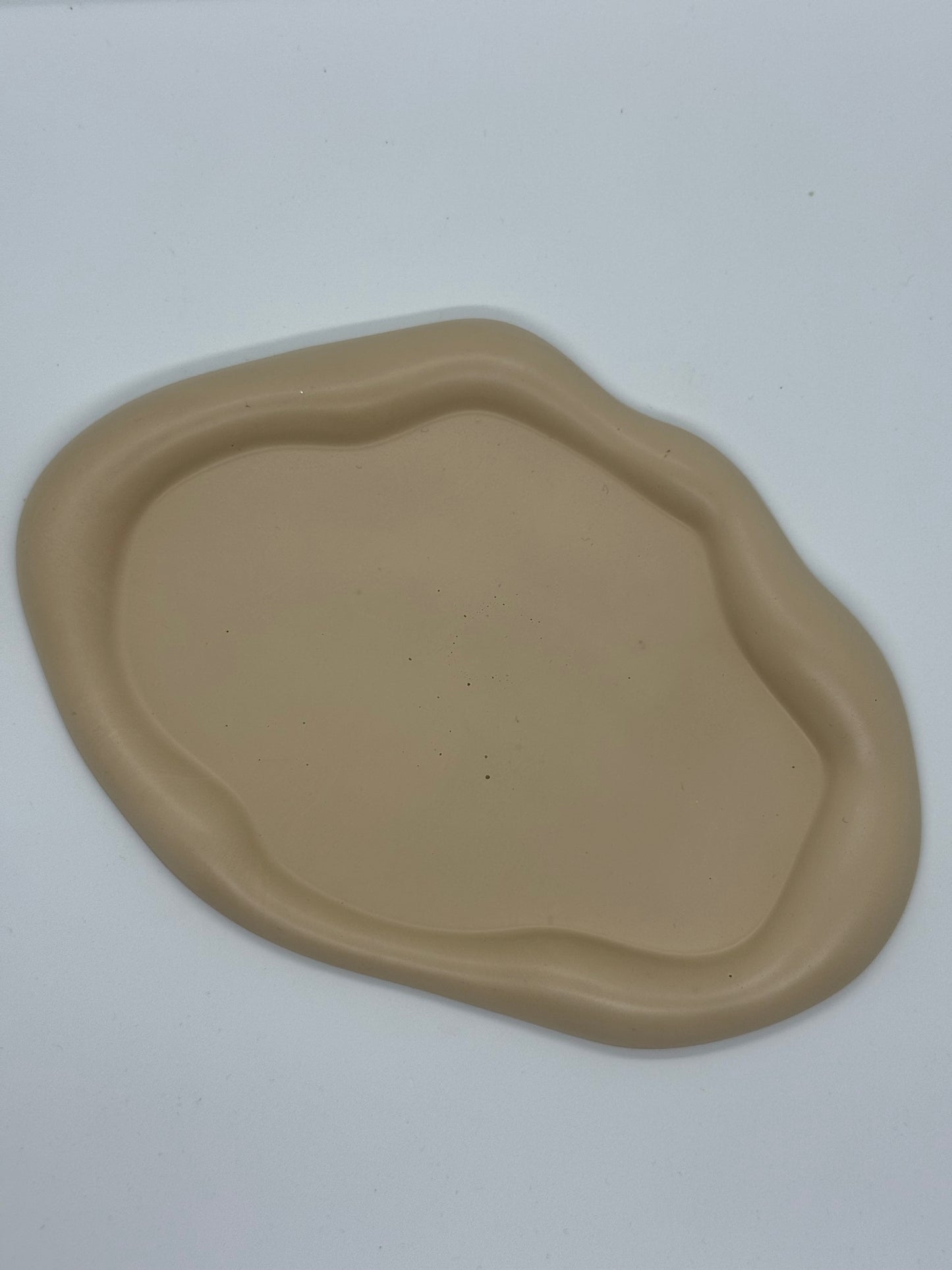 Netaisyklingos ovalo formos padėklas