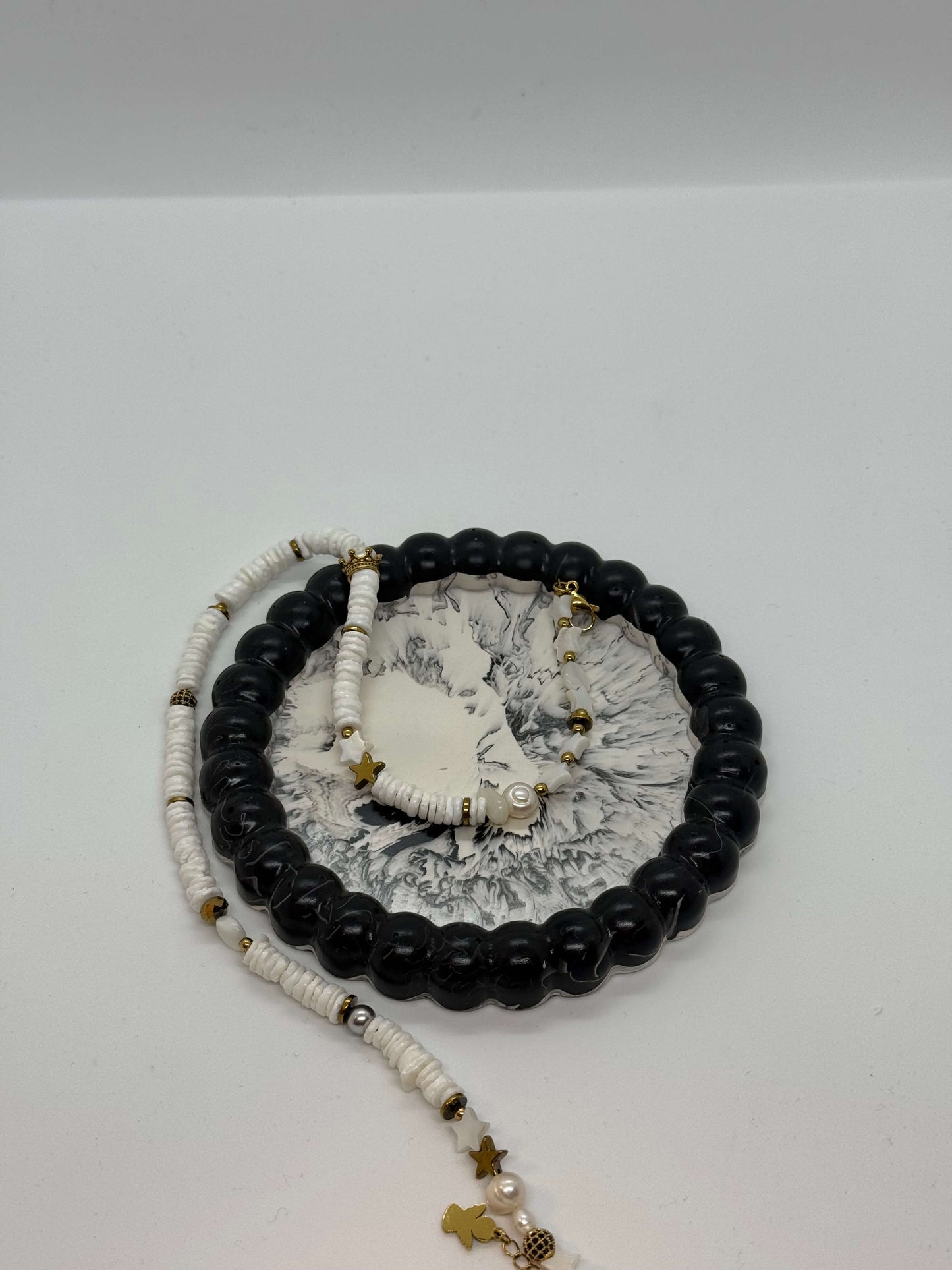 Apvalus padėkliukas banguotu kraštu