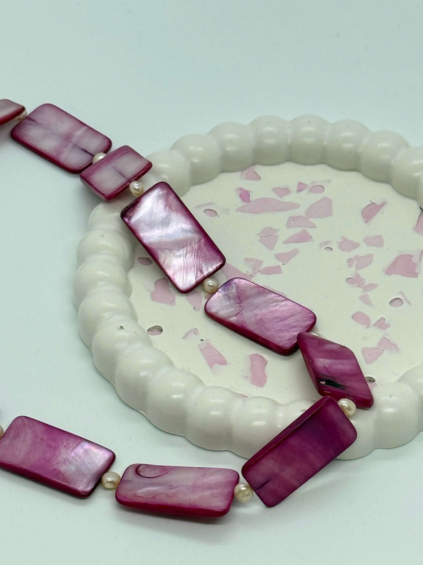 Apvalus padėkliukas banguotu kraštu